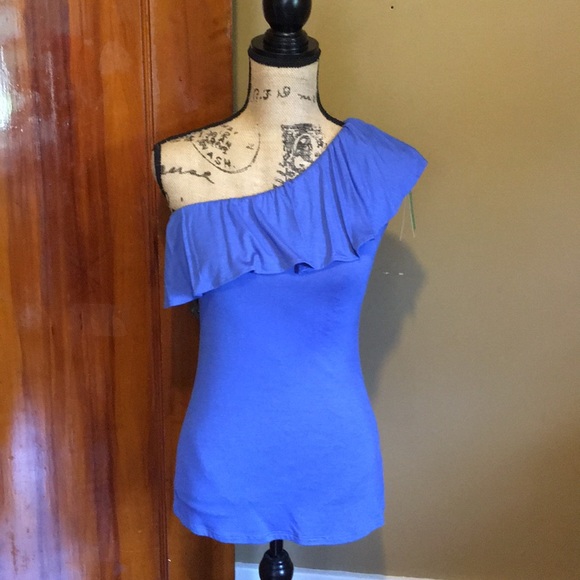Lilly Pulitzer Tops - LAST ONE!! NWT Lily Pulitzer One Shoulder Top!